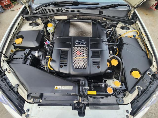 レガシィツーリングワゴン ２．０ＧＴ　サンルーフ　社外アルミホイール　ウィンカー付きドアミラー車検２年実施　必見オススメです　４ＷＤ車　ターボ車運転席エアバッグ　助手席エアバッグ　パワーシートキーレスエントリー社外　ナビ　　２５　２５６（17枚目）