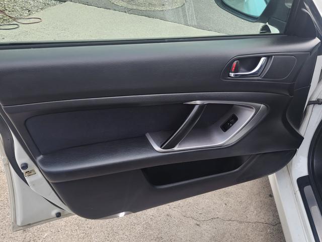 レガシィツーリングワゴン ２．０ＧＴ　サンルーフ　社外アルミホイール　ウィンカー付きドアミラー車検２年実施　必見オススメです　４ＷＤ車　ターボ車運転席エアバッグ　助手席エアバッグ　パワーシートキーレスエントリー社外　ナビ　　２５　２５６（36枚目）