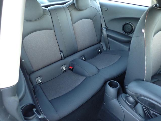 ＭＩＮＩ クーパー　純正１７インチアルミ　純正ナビ　Ｂカメラ　スマートキー（7枚目）