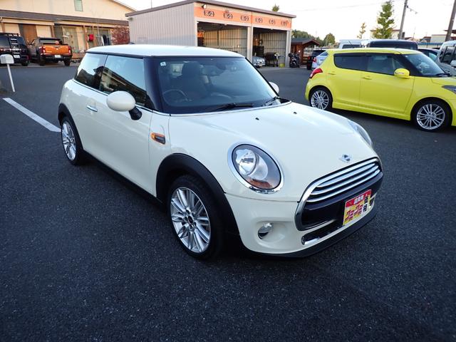 ＭＩＮＩ クーパー　純正１７インチアルミ　純正ナビ　Ｂカメラ　スマートキー（10枚目）