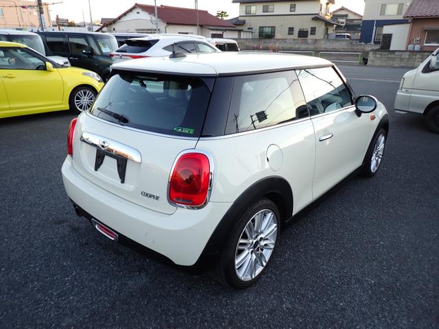 ＭＩＮＩ クーパー　純正１７インチアルミ　純正ナビ　Ｂカメラ　スマートキー（13枚目）