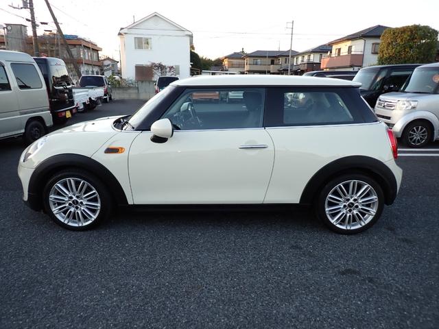 ＭＩＮＩ クーパー　純正１７インチアルミ　純正ナビ　Ｂカメラ　スマートキー（17枚目）