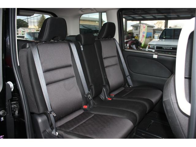 セレナ ハイウェイスターV プロパイロット 前後ソナー VDC リアオートエアコン 衝突被害軽減 オートハイビーム 車線逸脱防止 LEDライト 寒冷地仕様 盗難防止装置 オートクルーズコントロール インテリジェントキー 4WD(4枚目)