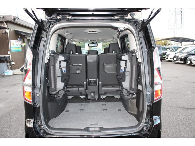 セレナ ハイウェイスターV プロパイロット 前後ソナー VDC リアオートエアコン 衝突被害軽減 オートハイビーム 車線逸脱防止 LEDライト 寒冷地仕様 盗難防止装置 オートクルーズコントロール インテリジェントキー 4WD(5枚目)