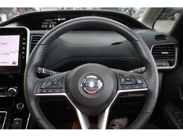 セレナ ハイウェイスターV プロパイロット 前後ソナー VDC リアオートエアコン 衝突被害軽減 オートハイビーム 車線逸脱防止 LEDライト 寒冷地仕様 盗難防止装置 オートクルーズコントロール インテリジェントキー 4WD(6枚目)