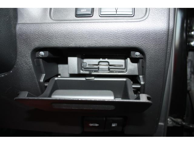 セレナ ハイウェイスターV プロパイロット 前後ソナー VDC リアオートエアコン 衝突被害軽減 オートハイビーム 車線逸脱防止 LEDライト 寒冷地仕様 盗難防止装置 オートクルーズコントロール インテリジェントキー 4WD(12枚目)