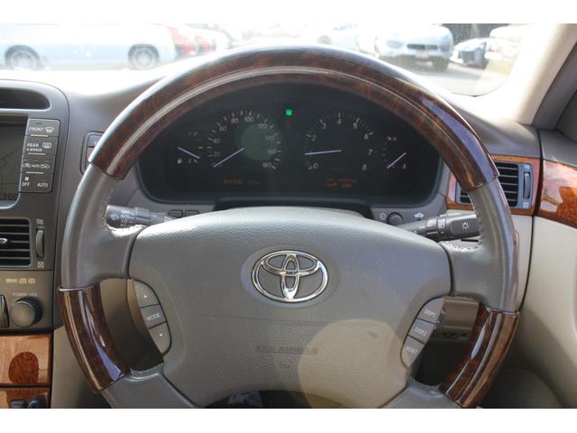 セルシオ Ａ仕様　エアコン　カーテンエアバッグ　キーレスキー　パワーステアリング　カセット　ＡＢＳ　ＥＳＣ　クルーズコントロール　パワーシート　衝突安全ボディ　セキュリティアラーム（5枚目）