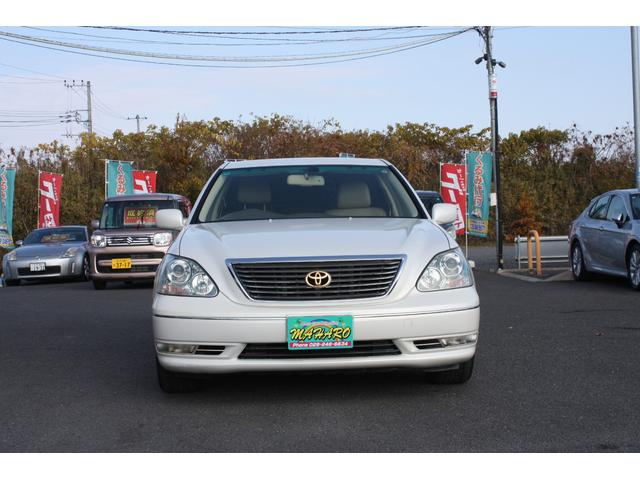 セルシオ Ａ仕様　エアコン　カーテンエアバッグ　キーレスキー　パワーステアリング　カセット　ＡＢＳ　ＥＳＣ　クルーズコントロール　パワーシート　衝突安全ボディ　セキュリティアラーム（12枚目）