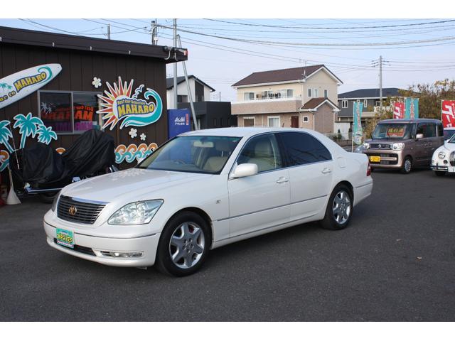 セルシオ Ａ仕様　エアコン　カーテンエアバッグ　キーレスキー　パワーステアリング　カセット　ＡＢＳ　ＥＳＣ　クルーズコントロール　パワーシート　衝突安全ボディ　セキュリティアラーム（13枚目）