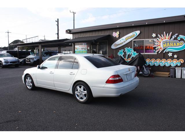 セルシオ Ａ仕様　エアコン　カーテンエアバッグ　キーレスキー　パワーステアリング　カセット　ＡＢＳ　ＥＳＣ　クルーズコントロール　パワーシート　衝突安全ボディ　セキュリティアラーム（16枚目）