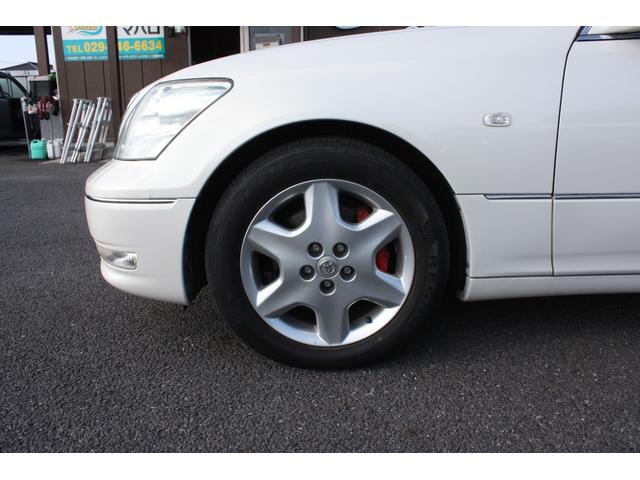 セルシオ Ａ仕様　エアコン　カーテンエアバッグ　キーレスキー　パワーステアリング　カセット　ＡＢＳ　ＥＳＣ　クルーズコントロール　パワーシート　衝突安全ボディ　セキュリティアラーム（21枚目）