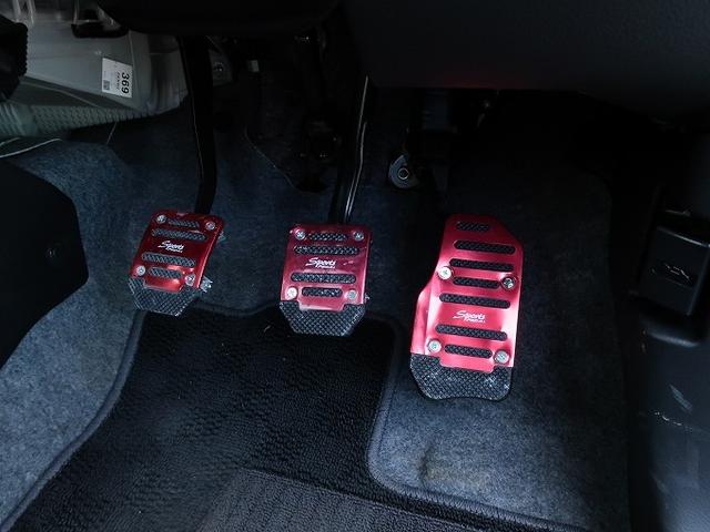 アルトワークス ベースグレード 5速マニュアル ETC 純正レカロシート ローダウン 社外オーディオ CD 修復歴無し 走行距離41479キロ 法定点検整備付 横滑り防止 スマートキー HIDヘッドライト 寒冷地仕様(65枚目)