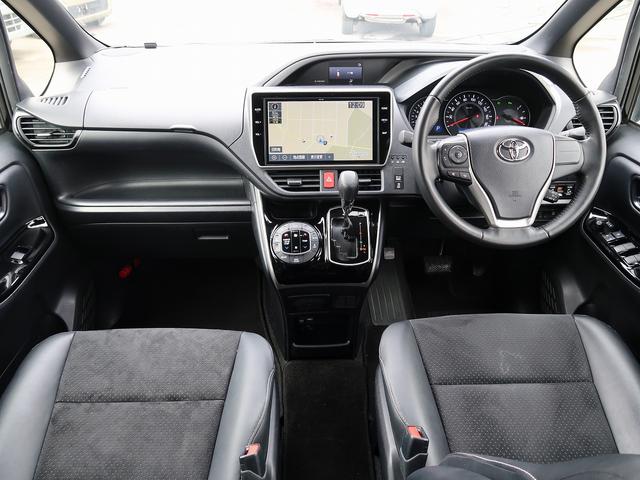 ヴォクシー ＺＳ　煌ＩＩＩ　セーフティセンス　１０インチナビ　クリアランスソナー　　１２．１型後席モニター　Ｂｌｕｅｔｏｏｔｈ接続　フルセグ　純正１６アルミ　ＥＴＣ２．０　ドラレコ　ワンオーナー　禁煙車　バックカメラ（3枚目）