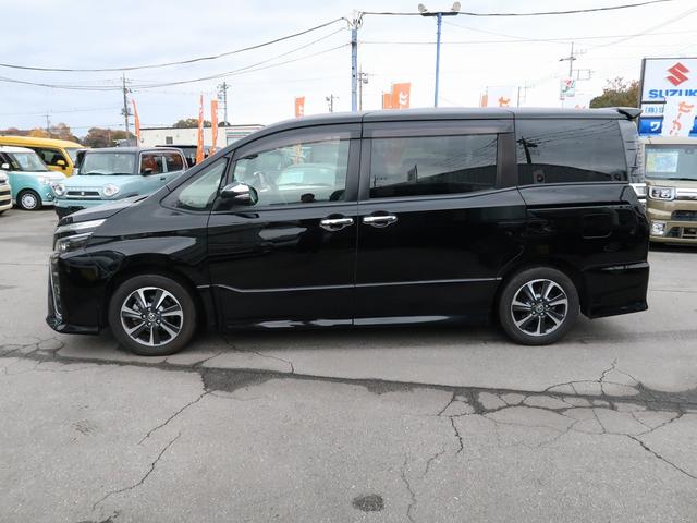 ヴォクシー ＺＳ　煌ＩＩＩ　セーフティセンス　１０インチナビ　クリアランスソナー　　１２．１型後席モニター　Ｂｌｕｅｔｏｏｔｈ接続　フルセグ　純正１６アルミ　ＥＴＣ２．０　ドラレコ　ワンオーナー　禁煙車　バックカメラ（16枚目）