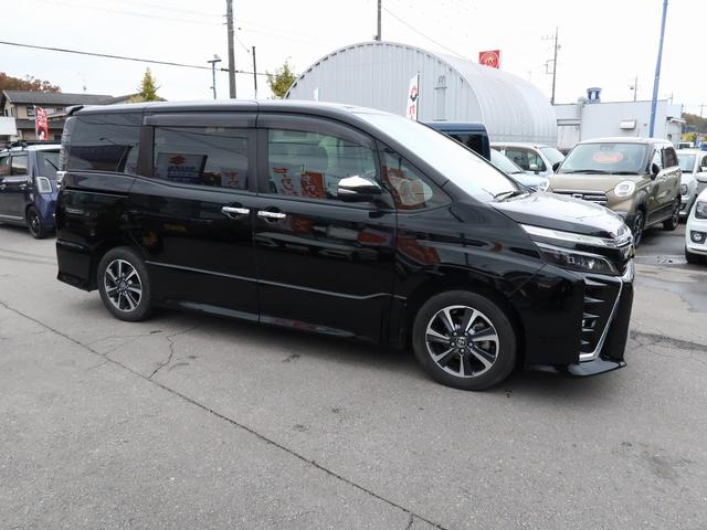 ヴォクシー ＺＳ　煌ＩＩＩ　セーフティセンス　１０インチナビ　クリアランスソナー　　１２．１型後席モニター　Ｂｌｕｅｔｏｏｔｈ接続　フルセグ　純正１６アルミ　ＥＴＣ２．０　ドラレコ　ワンオーナー　禁煙車　バックカメラ（17枚目）