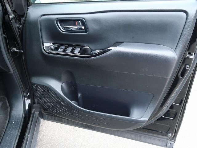 ヴォクシー ＺＳ　煌ＩＩＩ　セーフティセンス　１０インチナビ　クリアランスソナー　　１２．１型後席モニター　Ｂｌｕｅｔｏｏｔｈ接続　フルセグ　純正１６アルミ　ＥＴＣ２．０　ドラレコ　ワンオーナー　禁煙車　バックカメラ（30枚目）