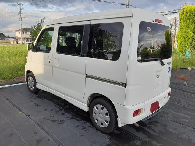 アトレーワゴン 　福祉車両　スロープタイプ　車椅子移動車　車椅子固定１台　リヤシートレス仕様　４ＷＤ　オートマ　エアコン　パワステ　パワーウインドウ　レンタカーアップ　電動ウインチ（9枚目）