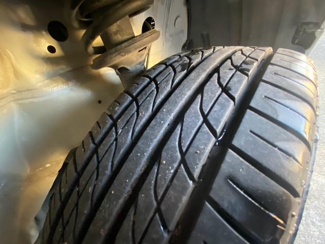 ワゴンＲ ＦＸ－Ｓリミテッド　パワーステアリング　パワーウインドウ　エアバック　純正アルミホイール　ベンチシート　エアコン　ＣＤ　ＦＭＡＭラジオ　パールホワイト（11枚目）