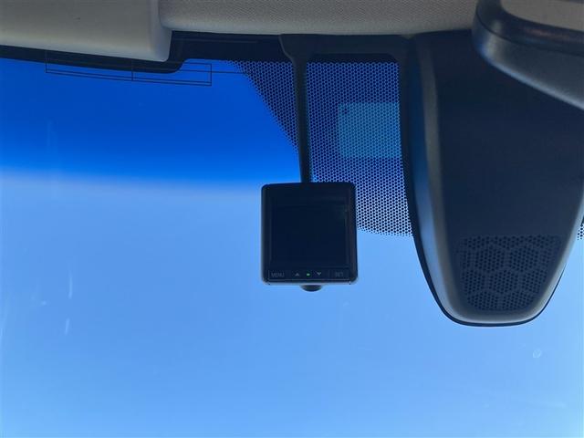 ヴェゼル ハイブリッドＸ・ホンダセンシング　地デジ　ＡＷ　Ａクルーズ　Ｂモニ　スマキー　オートエアコン　ＶＳＡ　ＥＴＣ車載器　ドライブレコーダー装着車　メモリナビ　ＡＢＳ　パワーウィンドウ　Ｗエアバッグ　ＤＶＤ再生　ナビＴＶ　キーレス　ＳＲＳ（11枚目）