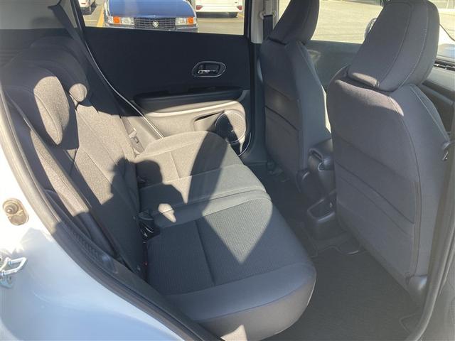 ヴェゼル ハイブリッドＸ・ホンダセンシング　地デジ　ＡＷ　Ａクルーズ　Ｂモニ　スマキー　オートエアコン　ＶＳＡ　ＥＴＣ車載器　ドライブレコーダー装着車　メモリナビ　ＡＢＳ　パワーウィンドウ　Ｗエアバッグ　ＤＶＤ再生　ナビＴＶ　キーレス　ＳＲＳ（16枚目）