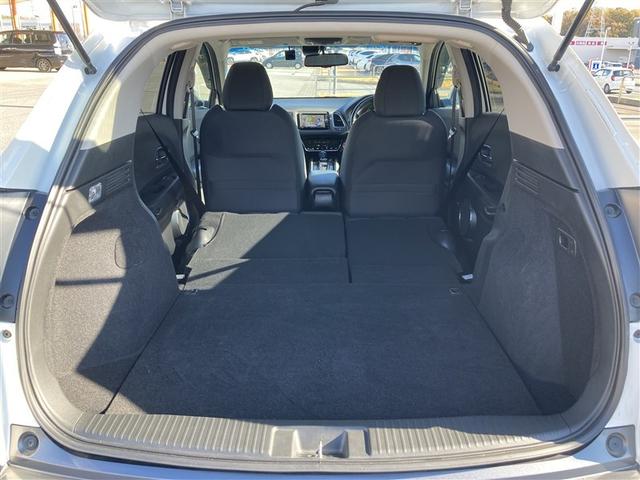 ヴェゼル ハイブリッドＸ・ホンダセンシング　地デジ　ＡＷ　Ａクルーズ　Ｂモニ　スマキー　オートエアコン　ＶＳＡ　ＥＴＣ車載器　ドライブレコーダー装着車　メモリナビ　ＡＢＳ　パワーウィンドウ　Ｗエアバッグ　ＤＶＤ再生　ナビＴＶ　キーレス　ＳＲＳ（18枚目）