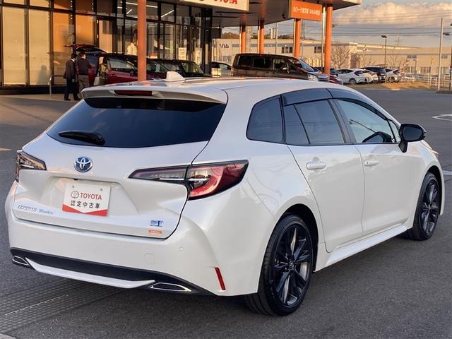 カローラツーリング ハイブリッド　ダブルバイビー　追突軽減ブレーキ　バックモニタ　地デジフルセグ　横滑防止　ナビＴＶ　スマキー　ＬＥＤライト　デュアルエアバッグ　エアコン　オートクルーズ　サイドエアバッグ　ＥＴＣ付　ＰＳ　キーフリー　ＡＢＳ　盗難防止（4枚目）