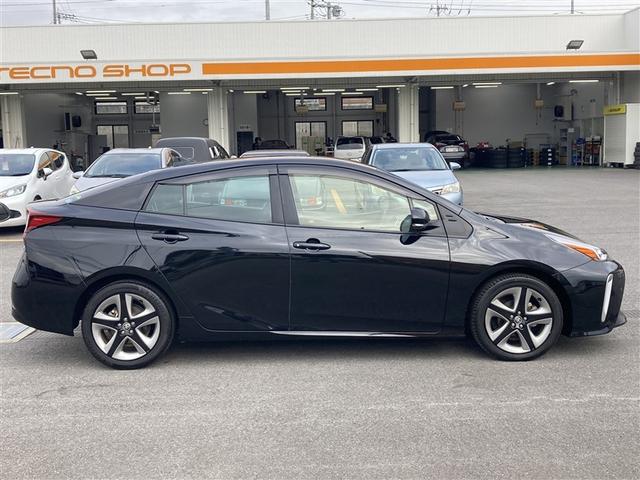 プリウス Ｓツーリングセレクション　エアバック　地デジ　Ｂモニ　定期点検記録簿　ＬＥＤヘッド　イモビ　オートクルーズ　横滑り防止　サイドエアバック　ドラレコ付き　ＤＶＤ再生可　ＥＴＣ　スマートキー　メモリ－ナビ　助手席エアバック　ＡＢＳ（6枚目）