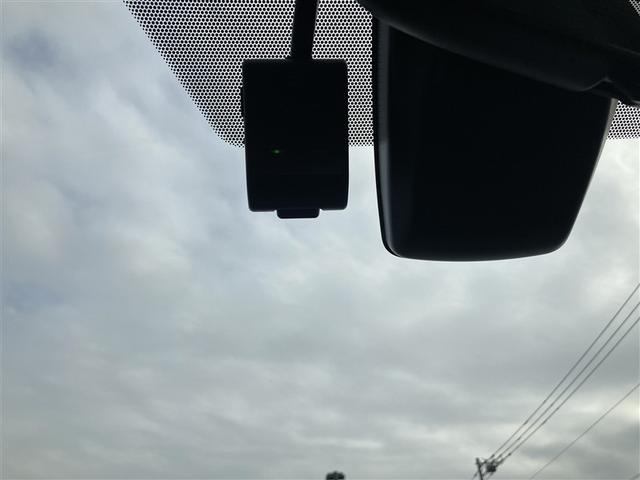 プリウス Ｓツーリングセレクション　エアバック　地デジ　Ｂモニ　定期点検記録簿　ＬＥＤヘッド　イモビ　オートクルーズ　横滑り防止　サイドエアバック　ドラレコ付き　ＤＶＤ再生可　ＥＴＣ　スマートキー　メモリ－ナビ　助手席エアバック　ＡＢＳ（11枚目）