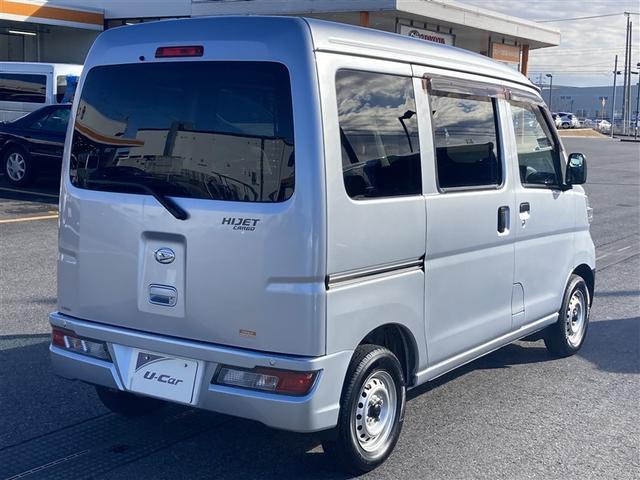 ハイゼットカーゴ ＤＸ　ＳＡＩＩＩ　ヘッドライトＬＥＤ　オートエアコン　キ－レス　記録簿あり　デュアルエアバッグ　前席パワーウィンドウ　運転席エアバッグ　パワーステアリング　ＡＢＳ　前後誤発進抑制装置（4枚目）