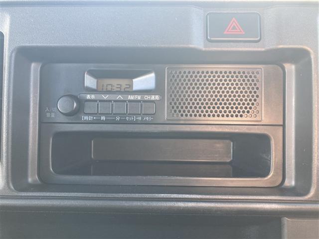 ハイゼットカーゴ ＤＸ　ＳＡＩＩＩ　ヘッドライトＬＥＤ　オートエアコン　キ－レス　記録簿あり　デュアルエアバッグ　前席パワーウィンドウ　運転席エアバッグ　パワーステアリング　ＡＢＳ　前後誤発進抑制装置（8枚目）