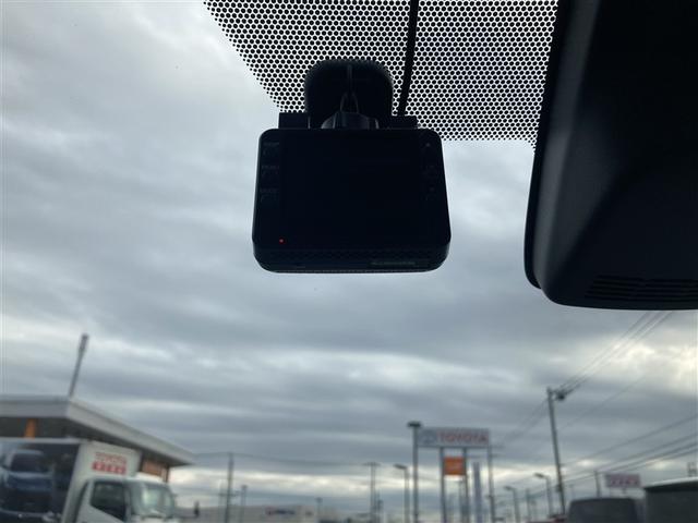 カローラフィールダー １．５Ｇ　ダブルバイビー　スマートキー＆プッシュスタート　ＴＶナビ　盗難防止　カーテンエアバック　Ｂモニター　アルミホイール　フルオートエアコン　運転席エアバック　ＬＥＤヘッドライト　地デジＴＶ　横滑り防止　キーレス　ＡＢＳ（12枚目）