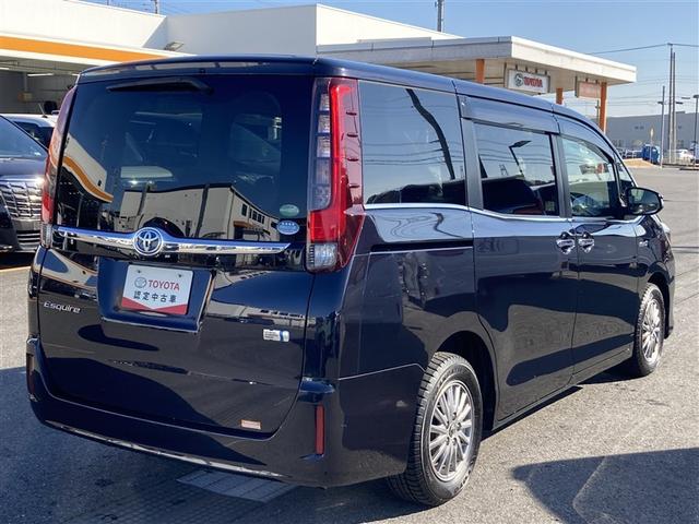 エスクァイア ハイブリッドＧｉ　Ｒカメラ　ＡＡＣ　ナビ＆ＴＶ　記録簿付き　地デジ　クルーズコントロール　ＬＥＤライト　キーレスエントリー　スマートキー付　エアバック　横滑防止装置　盗難防止システム　ＥＴＣ　パワーウィンドウ　ＡＷ（4枚目）