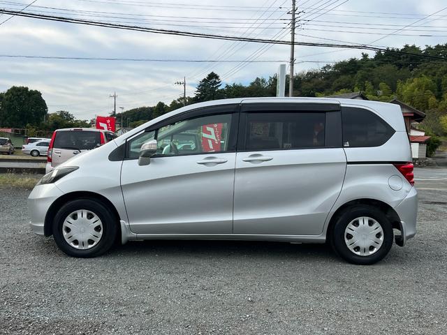 フリード G Lパッケージ ナビ TV バックカメラ ETC エアコン パワーステアリング パワーウィンドウ ABS キーレスエントリー 運転席エアバッグ 助手席エアバッグ 衝突安全ボディ CD(5枚目)