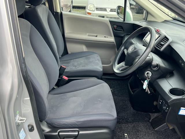 フリード G Lパッケージ ナビ TV バックカメラ ETC エアコン パワーステアリング パワーウィンドウ ABS キーレスエントリー 運転席エアバッグ 助手席エアバッグ 衝突安全ボディ CD(13枚目)