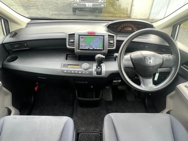 フリード G Lパッケージ ナビ TV バックカメラ ETC エアコン パワーステアリング パワーウィンドウ ABS キーレスエントリー 運転席エアバッグ 助手席エアバッグ 衝突安全ボディ CD(16枚目)