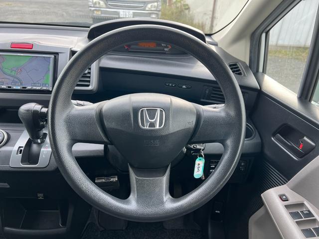 フリード G Lパッケージ ナビ TV バックカメラ ETC エアコン パワーステアリング パワーウィンドウ ABS キーレスエントリー 運転席エアバッグ 助手席エアバッグ 衝突安全ボディ CD(17枚目)