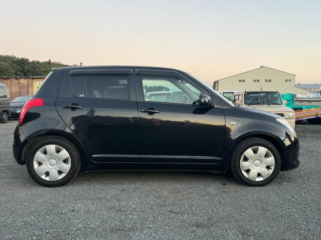 スイフト １．３ＸＧ　５速マニュアル　ＥＴＣ　スマートキー　ドライブレコーダー　エアコン　パワーステアリング　パワーウィンドウ　ＡＢＳ　キーレスエントリー　盗難防止システム　　衝突安全ボディＣＤ（4枚目）