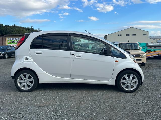 アイ G 4WD ナビ TV ETC Bluetooth バックカメラアルミホイール キーレスエントリー スマートキー エアコン パワーステアリング パワーウィンドウ CD(4枚目)