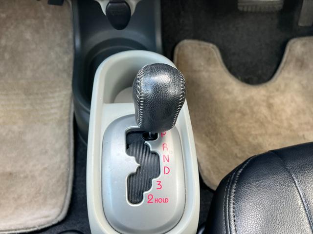 アイ G 4WD ナビ TV ETC Bluetooth バックカメラアルミホイール キーレスエントリー スマートキー エアコン パワーステアリング パワーウィンドウ CD(11枚目)