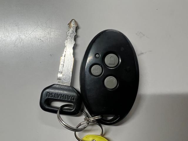 アトレーワゴン カスタムターボＲＳリミテッド　ナビ　４ＷＤ　ターボ　アルミホイール　エアコン　パワーステアリング　パワーウィンドウ　キーレスエントリー　ベンチシート　フルフラットＡＢＳ　運転席エアバッグ　衝突安全ボディ　助手席エアバッグ（33枚目）