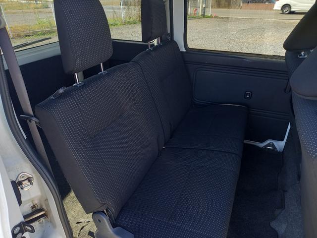 ハイゼットカーゴ クルーズＳＡＩＩＩ　パートタイム４ＷＤ　ナビ　バックカメラ　Ｂｌｕｅｔｏｏｔｈオーディオ　キーレスエントリー　スペアキー　ＥＴＣ　パワーウィンドウ　ドアバイザー　オートマチックハイビーム　電動格納ミラー　スマートアシスト（18枚目）