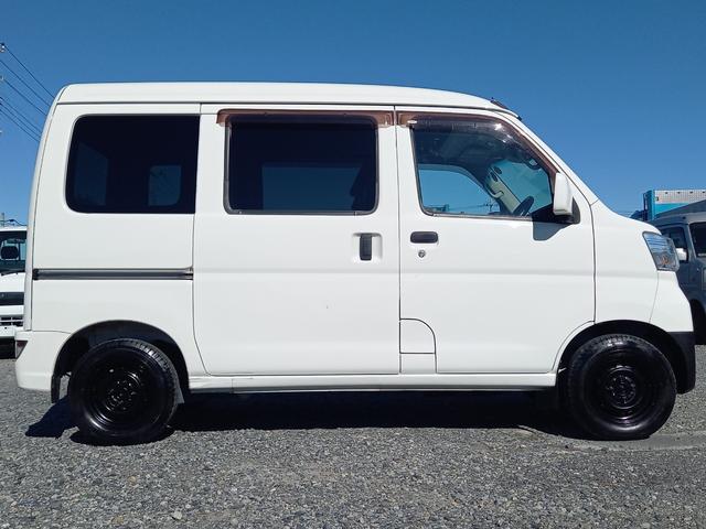 ハイゼットカーゴ クルーズＳＡＩＩＩ　パートタイム４ＷＤ　ナビ　バックカメラ　Ｂｌｕｅｔｏｏｔｈオーディオ　キーレスエントリー　スペアキー　ＥＴＣ　パワーウィンドウ　ドアバイザー　オートマチックハイビーム　電動格納ミラー　スマートアシスト（28枚目）