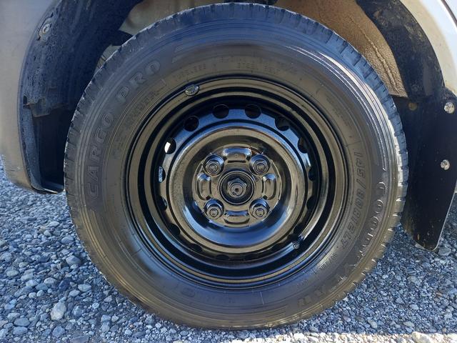 ハイゼットカーゴ クルーズＳＡＩＩＩ　パートタイム４ＷＤ　ナビ　バックカメラ　Ｂｌｕｅｔｏｏｔｈオーディオ　キーレスエントリー　スペアキー　ＥＴＣ　パワーウィンドウ　ドアバイザー　オートマチックハイビーム　電動格納ミラー　スマートアシスト（44枚目）