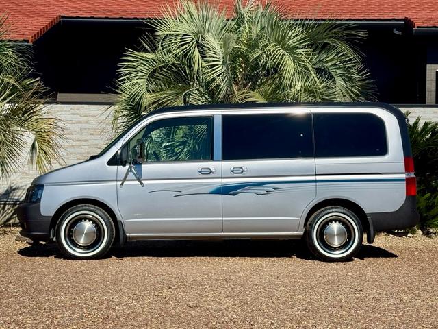 ステップワゴン I 5.6万km 車検2年付 回転シート ラプターライナー HONDAグリル クラシックカスタム ホワイトリボン 鉄ちんカスタム アメ車バンミラー サイドデカール スモークヘッドライト スムージング(8枚目)