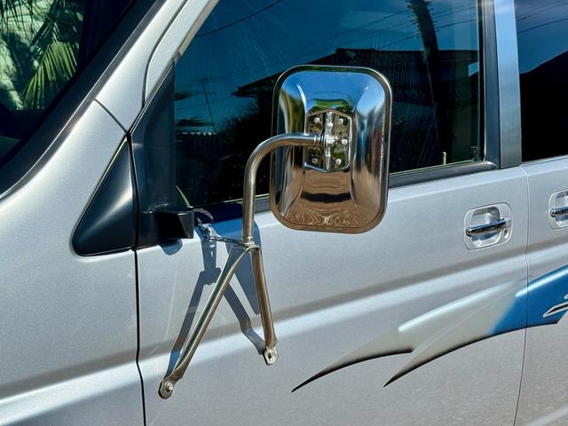 ステップワゴン I 5.6万km 車検2年付 回転シート ラプターライナー HONDAグリル クラシックカスタム ホワイトリボン 鉄ちんカスタム アメ車バンミラー サイドデカール スモークヘッドライト スムージング(12枚目)