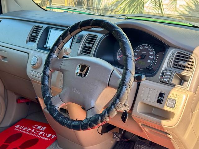 ステップワゴン I 5.6万km 車検2年付 回転シート ラプターライナー HONDAグリル クラシックカスタム ホワイトリボン 鉄ちんカスタム アメ車バンミラー サイドデカール スモークヘッドライト スムージング(31枚目)