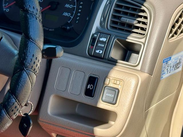 ステップワゴン I 5.6万km 車検2年付 回転シート ラプターライナー HONDAグリル クラシックカスタム ホワイトリボン 鉄ちんカスタム アメ車バンミラー サイドデカール スモークヘッドライト スムージング(36枚目)