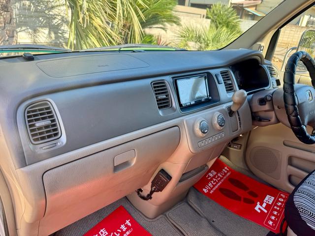 ステップワゴン I 5.6万km 車検2年付 回転シート ラプターライナー HONDAグリル クラシックカスタム ホワイトリボン 鉄ちんカスタム アメ車バンミラー サイドデカール スモークヘッドライト スムージング(44枚目)