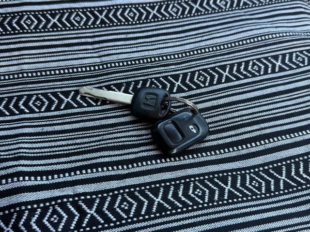 ステップワゴン I 5.6万km 車検2年付 回転シート ラプターライナー HONDAグリル クラシックカスタム ホワイトリボン 鉄ちんカスタム アメ車バンミラー サイドデカール スモークヘッドライト スムージング(60枚目)