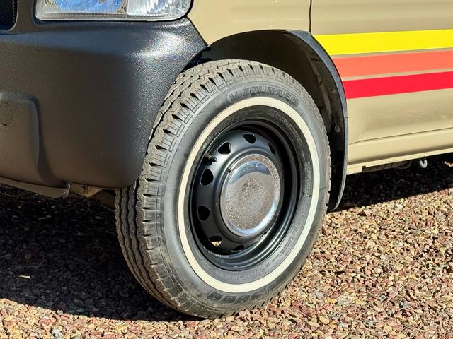 アクティバン 　５ＭＴ　車検付　記録簿有り　ユーザー買取　全塗装　ベージュ　オールペイント　ラプターライナー　ホワイトリボンタイヤ　オリジナルＨＯＮＤＡグリル　ＬＥＤライト　鉄ちん　ざらざら塗装　スムージングゲート（14枚目）